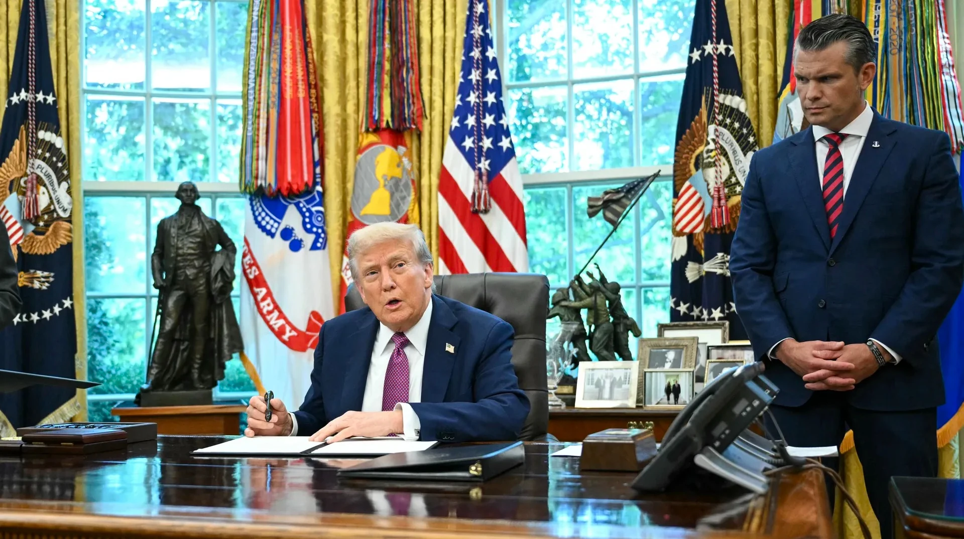 Безпілотники як загроза безпеці США: чому Трамп обрав мита до 100%