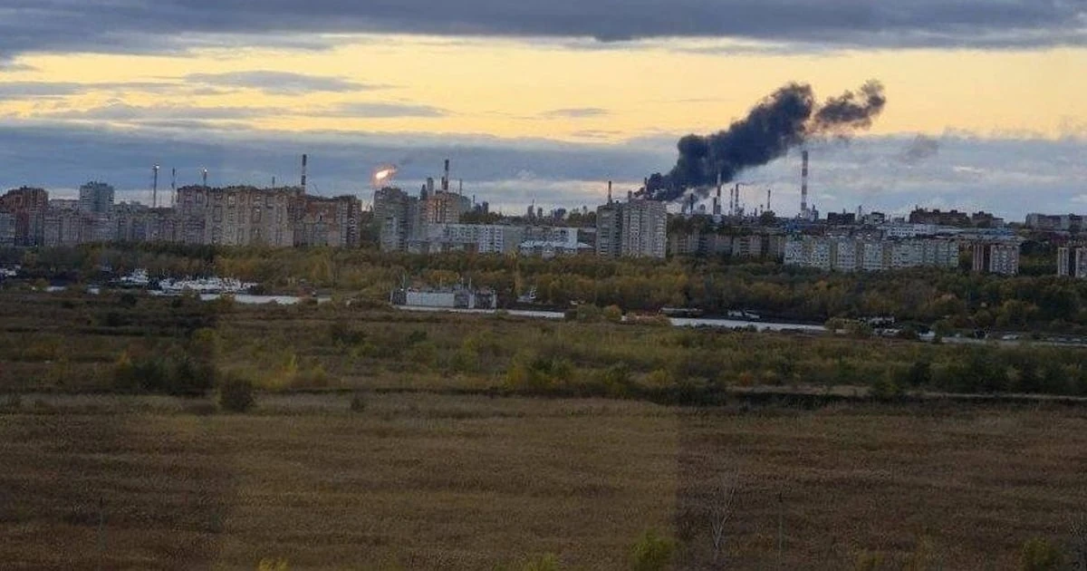 Сили оборони 8 жовтня вразили найбільший НПЗ Росії в Омську
